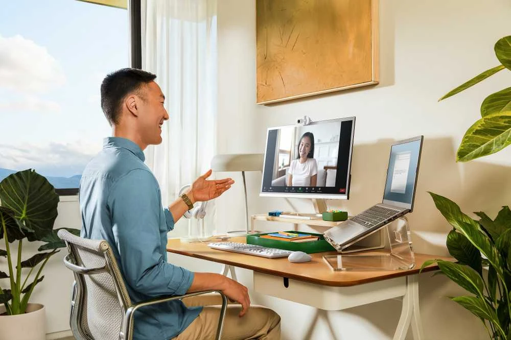 Internetinė kamera Logitech BRIO 100, baltos spalvos