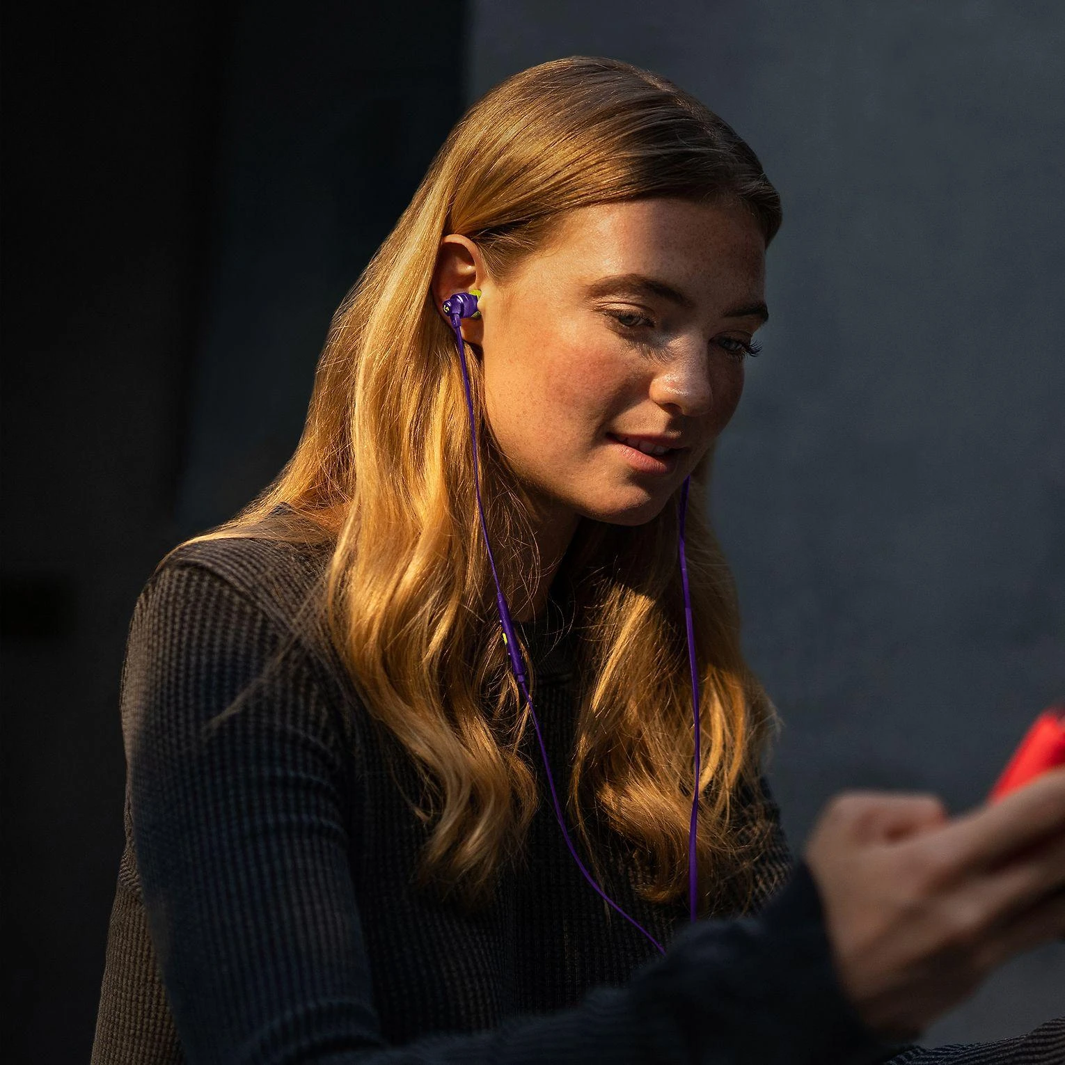 Į ausis įkišamos ausinės žaidimams Logitech G333, Violetinė
