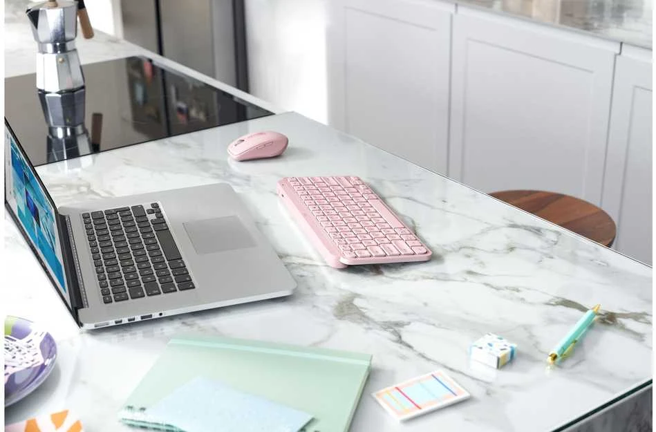 Minimalistinė Belaidė Klaviatūra su apašvietimu Logitech MX Keys Mini, Rožinės spalvos, Šiaurės šalių (Qwerty) išdėstymas