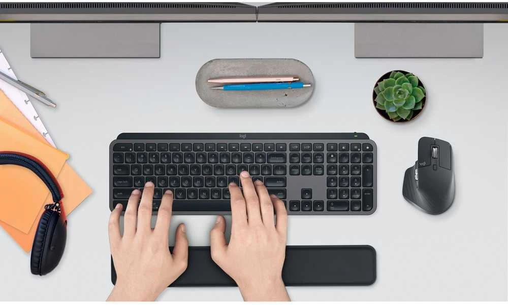 Klaviatūra „Logitech MX Keys S Performance Combo“ klaviatūros ir pelės rinkinys