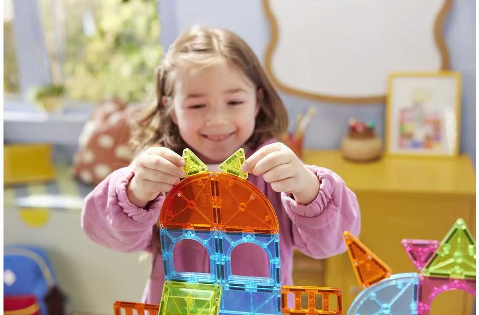 MAGNA-TILES - Miesto centras 110 vnt. (90364F)