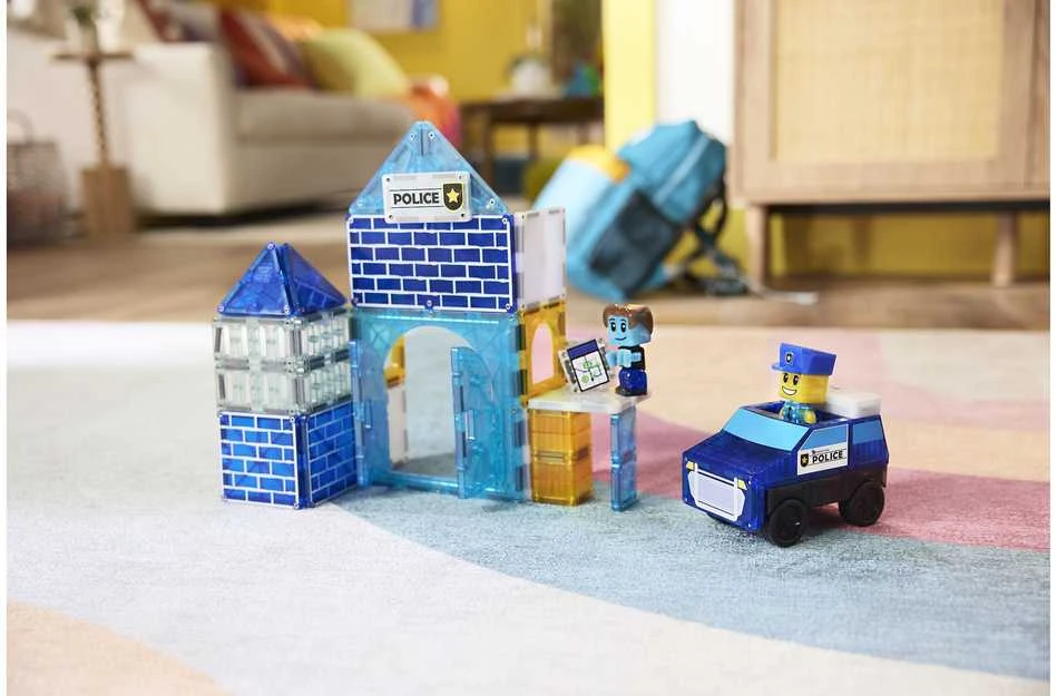 MAGNA-TILES Magnetinis konstruktorius „Policijos nuovada“, 35 det.