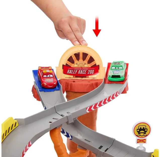 Mattel „Disney Cars“ – Radiator Springs lenktynių ir gelbėjimo gelbėjimo kelio lenktynių rinkinys su 4 žaisliniais automobiliais (JFL57)