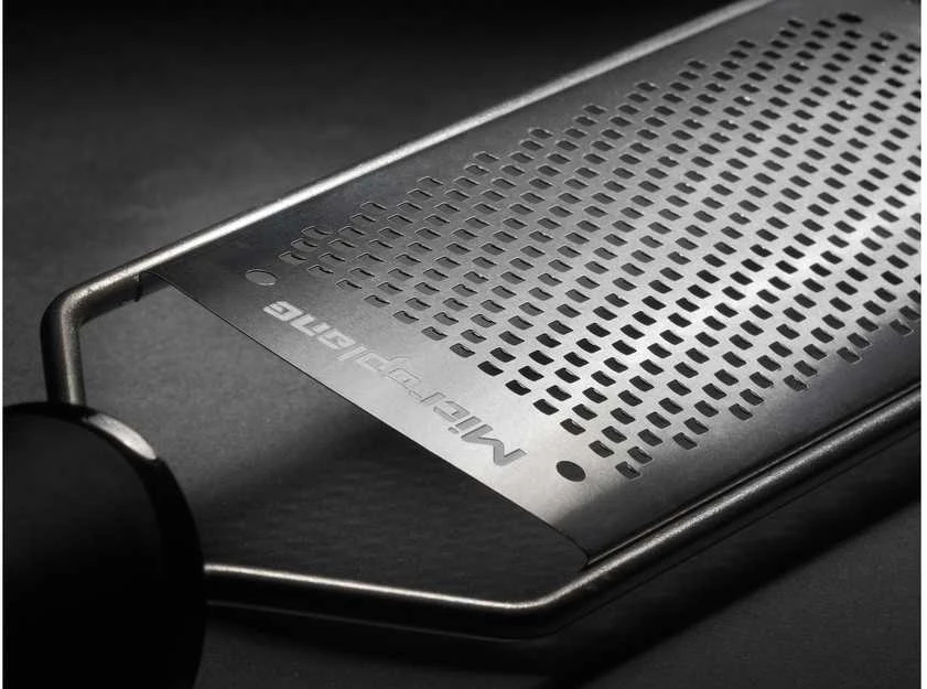 Tarka Microplane Gourmet Fin, juoda, MIC45004E