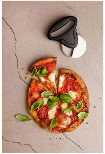 Microplane Specialty pizza cutter