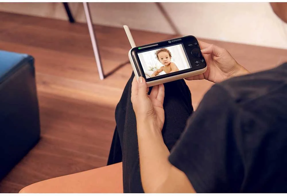 Motorola 5.0" Motorized Video Baby Monitorius | PIP1510