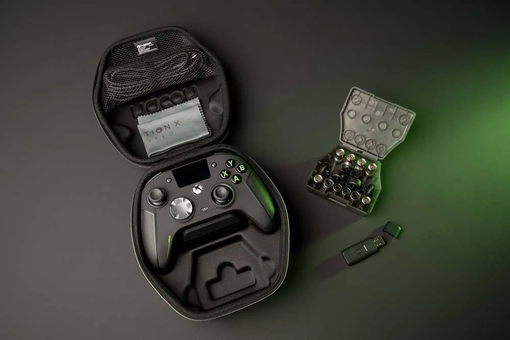 „Nacon Revolution X Unlimited“ žaidimų konsolė, skirta „XBOX“ / PC