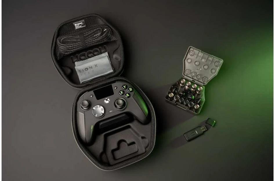 „Nacon Revolution X Unlimited“ žaidimų konsolė, skirta „XBOX“ / PC