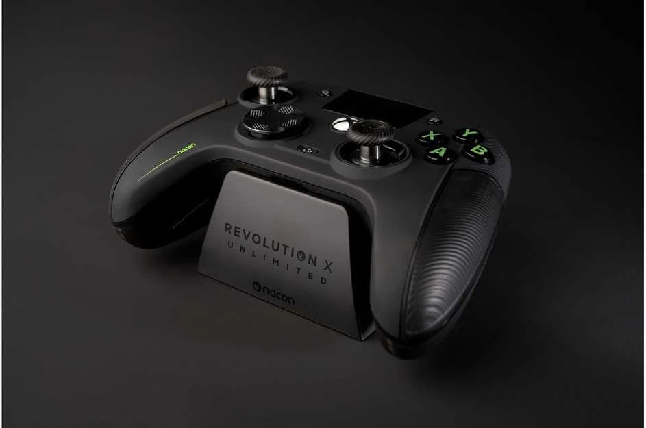 „Nacon Revolution X Unlimited“ žaidimų konsolė, skirta „XBOX“ / PC