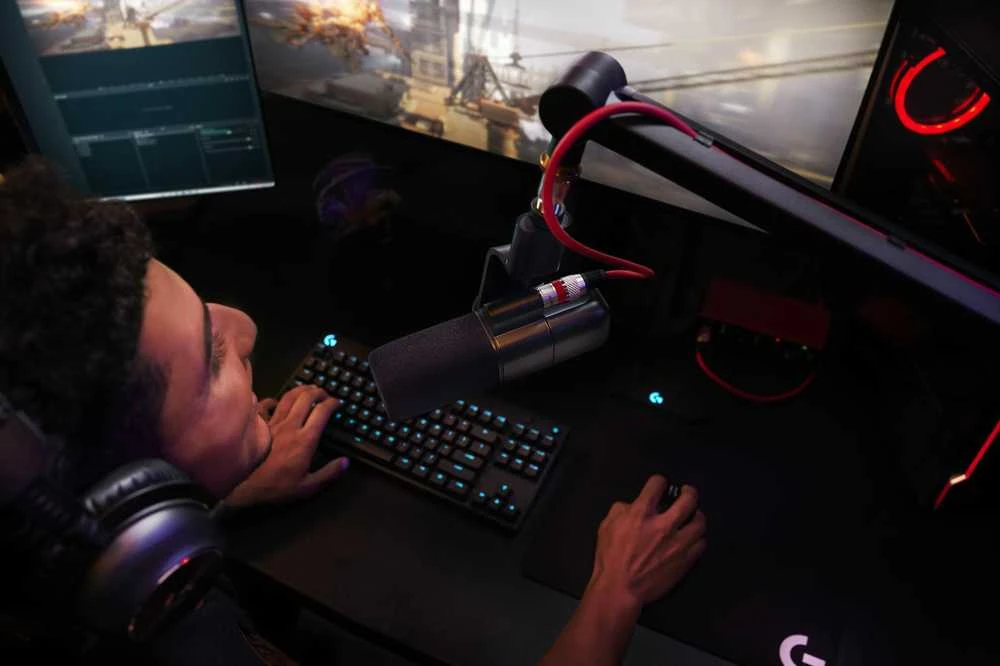 LOGITECH G Yeti Studio Microphone juodas