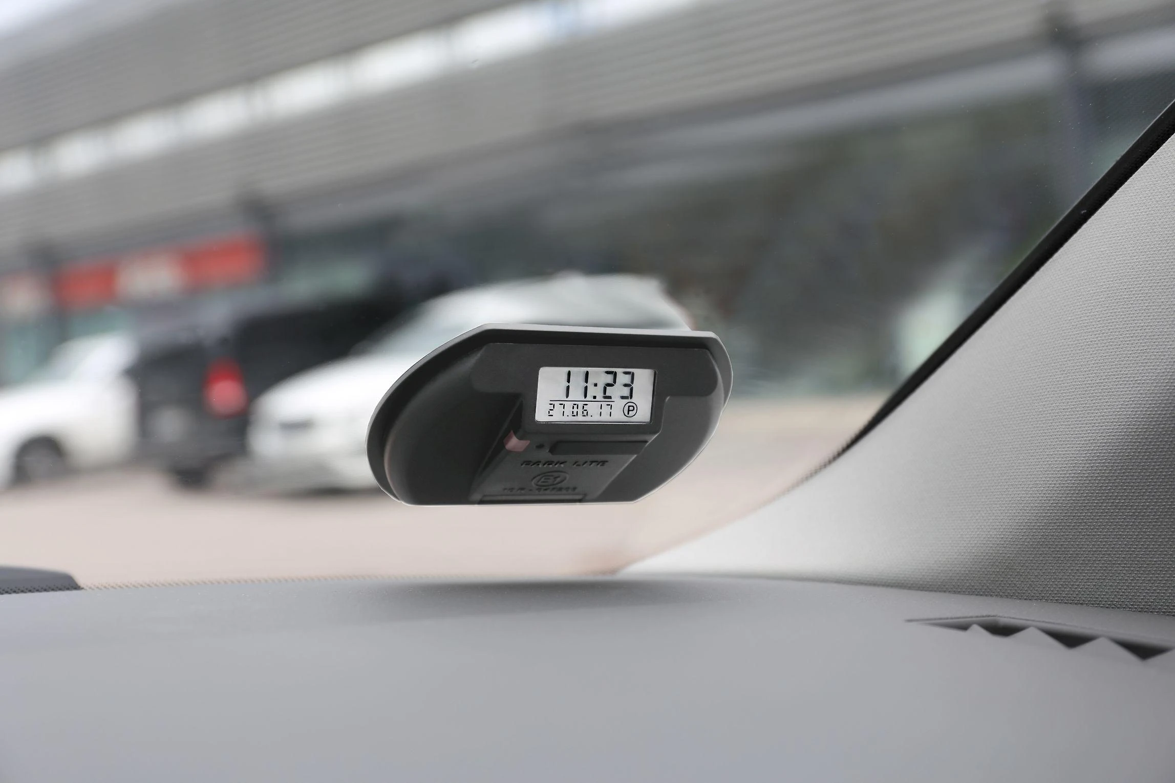 Need It Needit Park Lite 2 -automaattinen pysäköintikiekko, musta