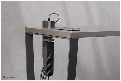 „Neomounts“ | Stalinis lizdas su spaustuku ir USB-C bei USB-A jungtimis – greitas įkrovimas | DS22-840BL6