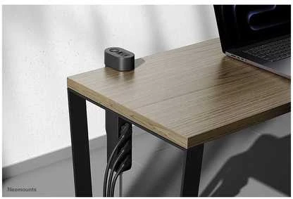 „Neomounts“ | Stalinis lizdas su spaustuku ir USB-C bei USB-A jungtimis – greitas įkrovimas | DS22-840BL6