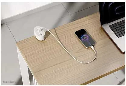 „Neomounts“ | Stalinis lizdas su spaustuku ir USB-C bei USB-A jungtimis – greitas įkrovimas | DS22-840WH6