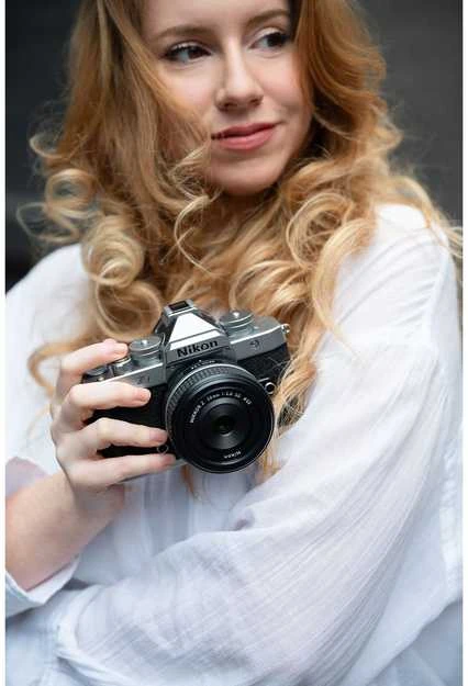 Nikon Z f + 24-70 Kit Sidabrinė