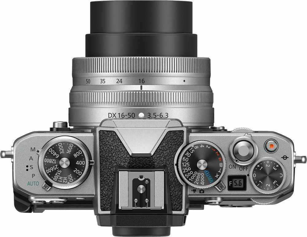 Nikon Z fc + NIKKOR Z DX 16-50mm f/3.5-6.3 VR (Sidabrinis)