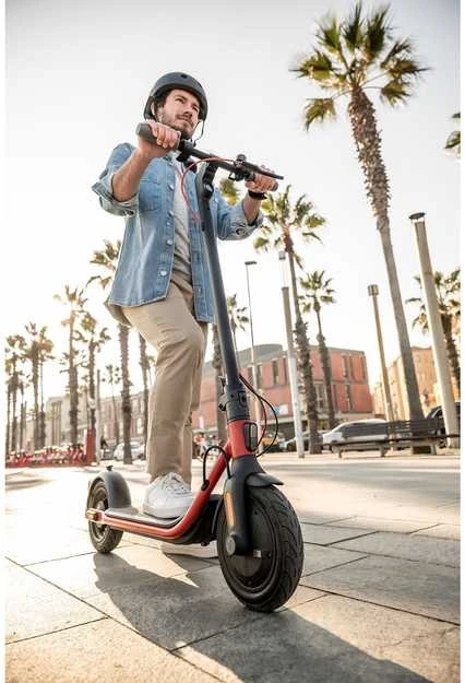 Segway Ninebot eKickscooter D18E, Juodas/Raudona