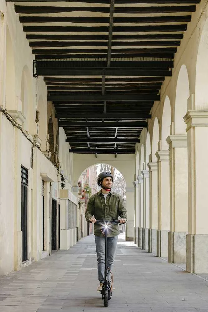 Elektrinis paspirtukas Ninebot by Segway Kickscooter F2 Pro E, Juodas