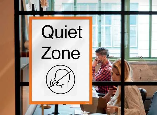 Oranžinis magnetinis rėmelis A3 su užrašu Quiet Zone