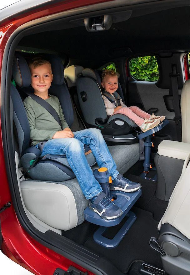Stoneline Nordbaby KneeGuardKids4 -jalkatuki autoon