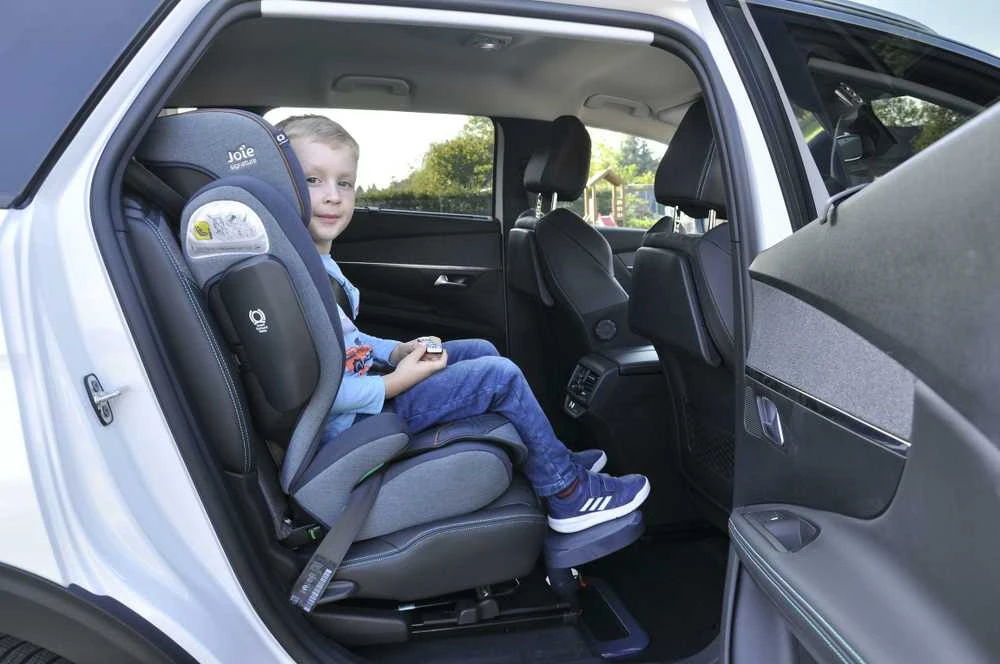 Stoneline Nordbaby KneeGuardKids4 -jalkatuki autoon