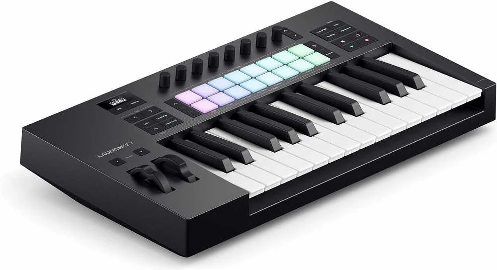 Novation Launchkey 25 mk4 - MIDI klaviatūra, 25 klavišai
