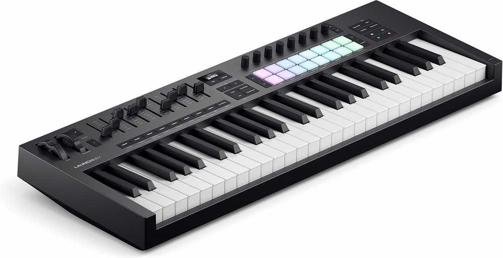 Novation Launchkey 49 MK4 - MIDI klaviatūra su 49 klavišais