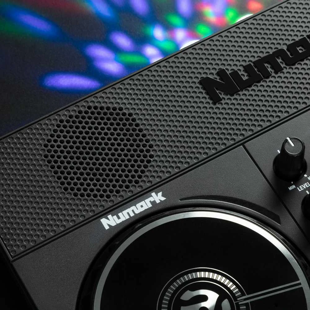 Numark Party Mix Live DJ kontroleris su integruotu LED apšvietimu ir garsiakalbiais