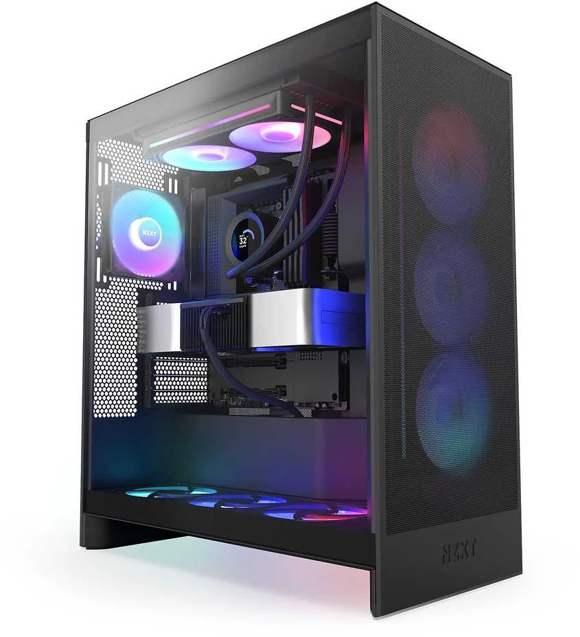 NZXT skysčio aušintuvas pilnai surinktame kompiuteryje
