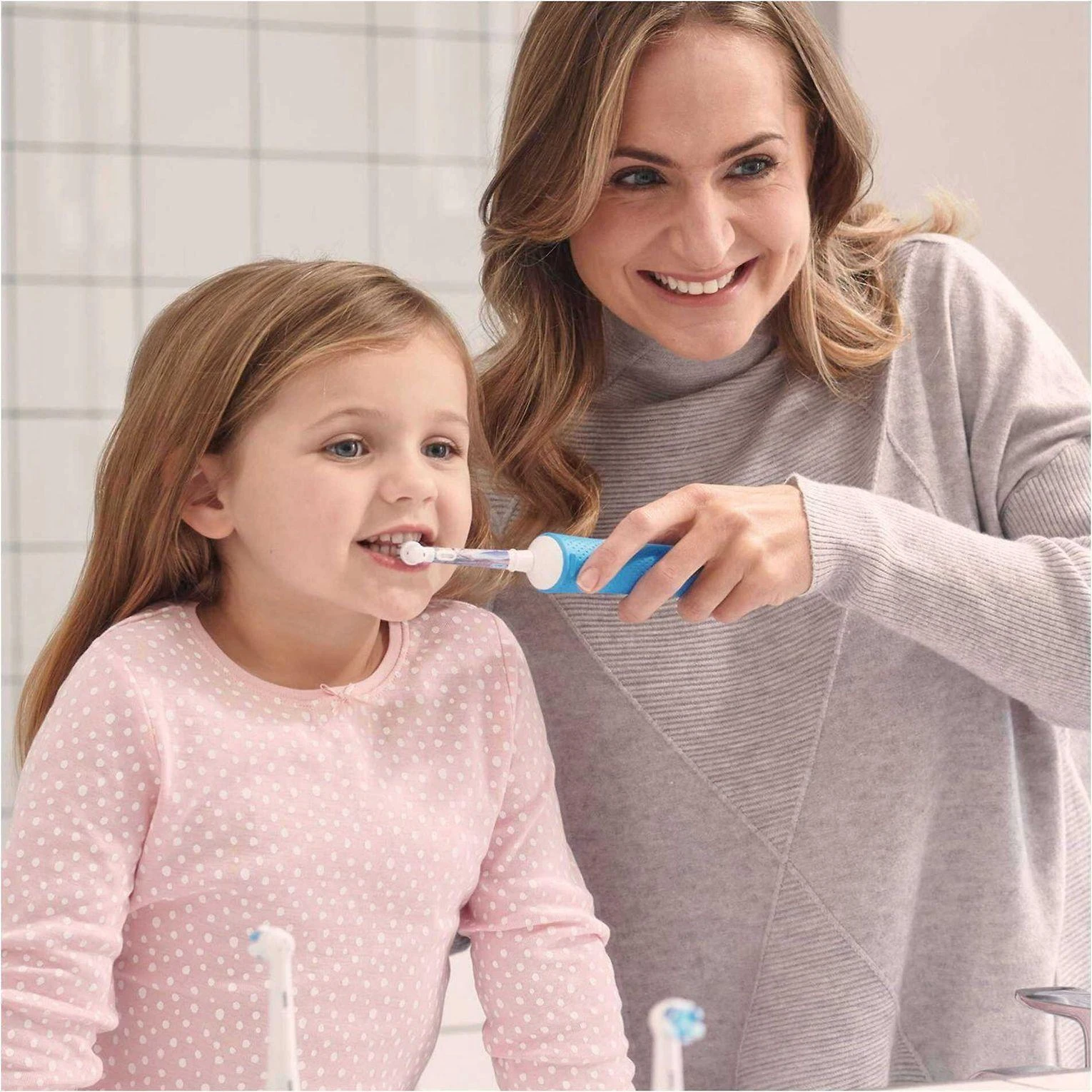 Oral-B pakaitinis dantų šepetėlis vaikams Spiderman 4U