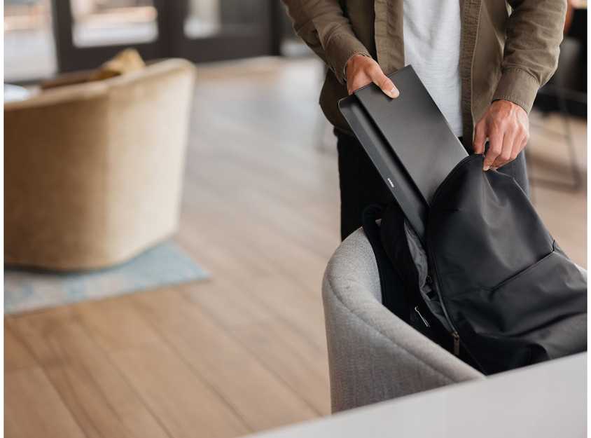 „Orbitkey“ – hibridinis nešiojamojo kompiuterio dėklas – juodas