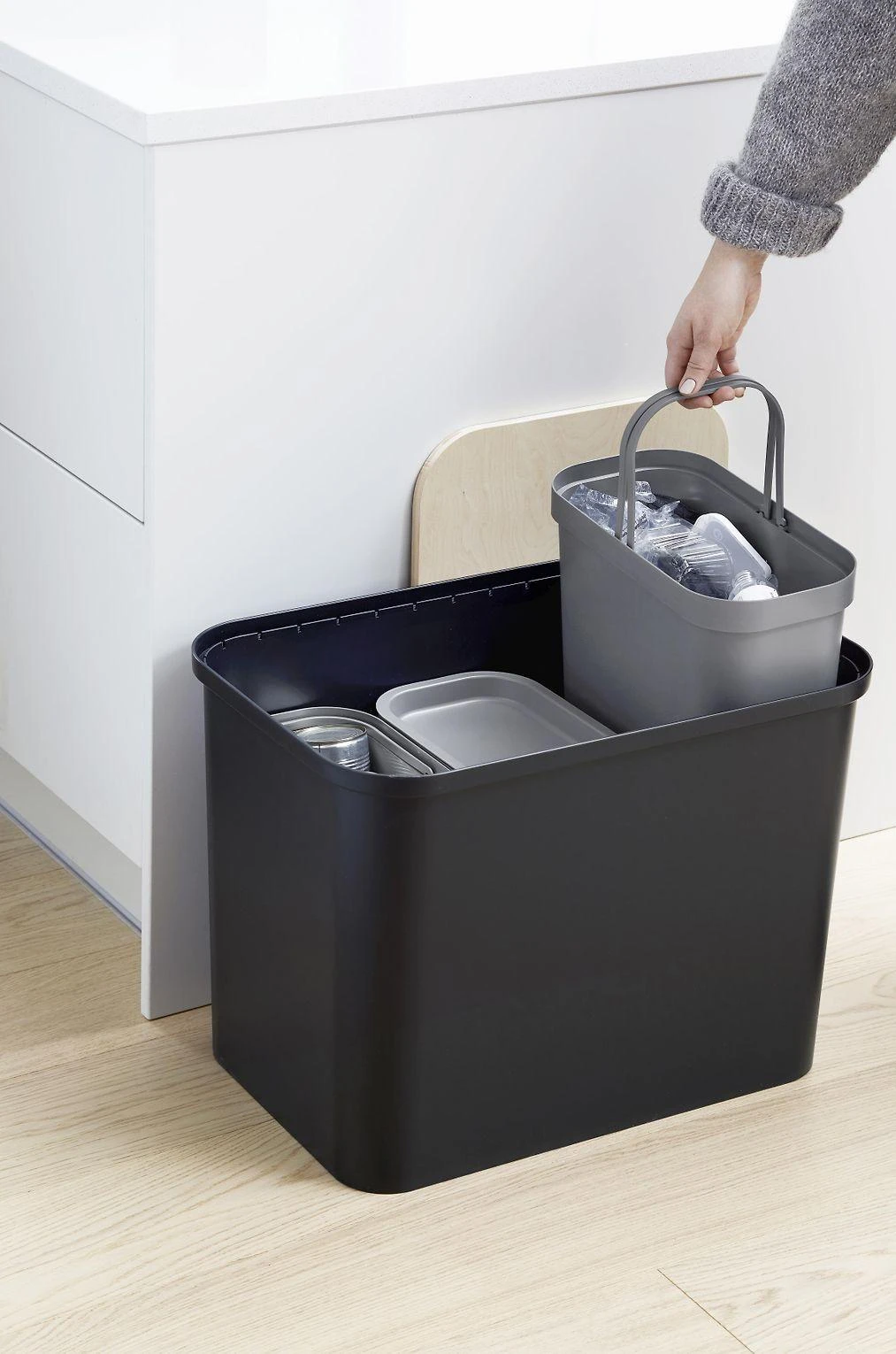 Orthex SmartStore Collect rūšiavimo rinkinys su faneros dangteliu, 76 L, juodas