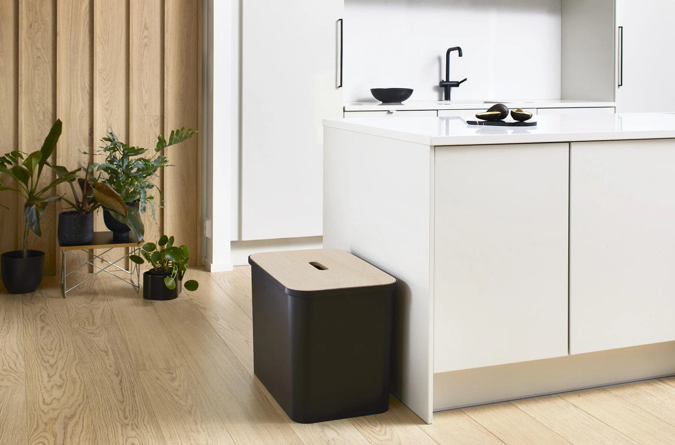 Orthex SmartStore Collect rūšiavimo rinkinys su faneros dangteliu, 76 L, juodas