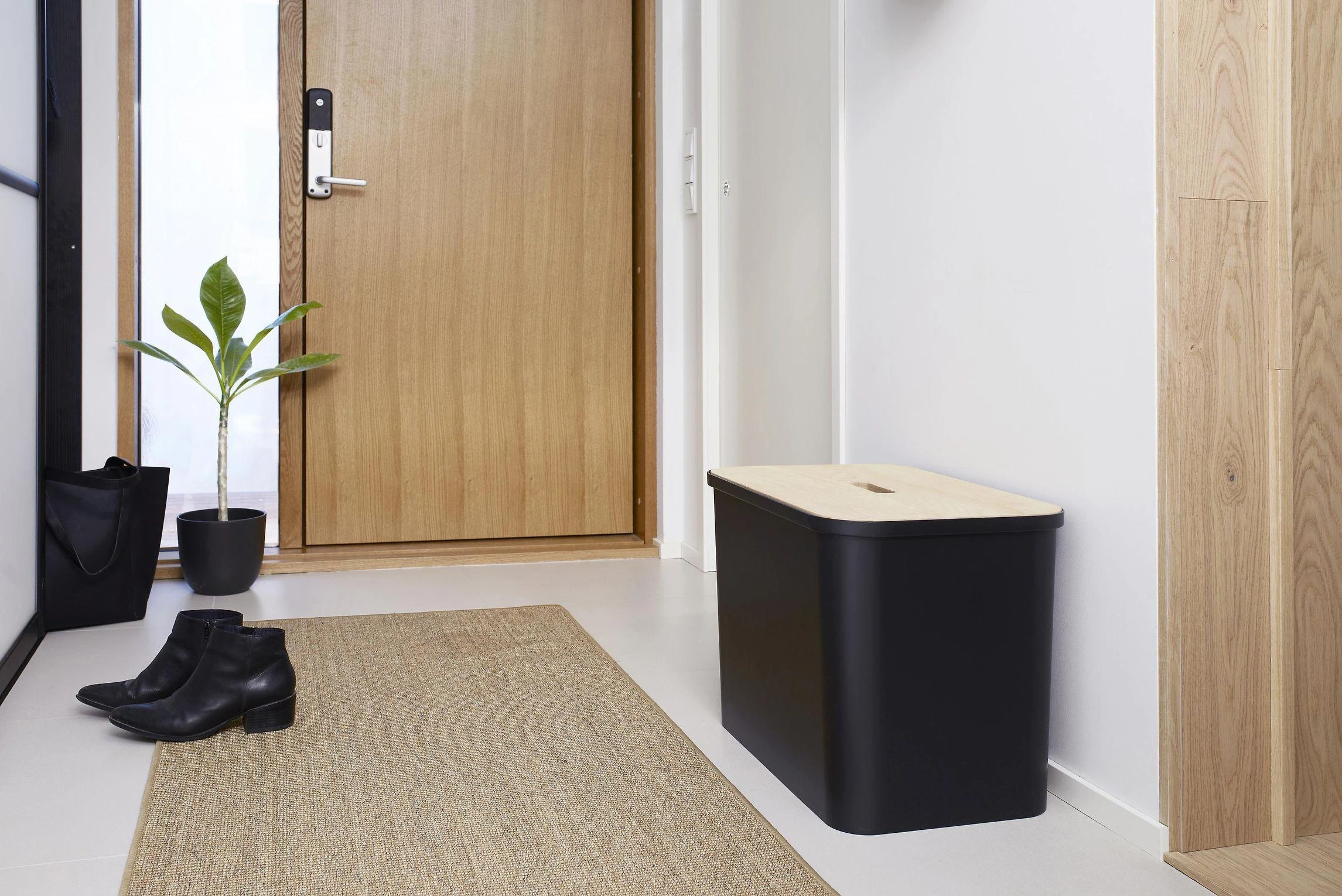Orthex SmartStore Collect rūšiavimo rinkinys su faneros dangteliu, 76 L, juodas