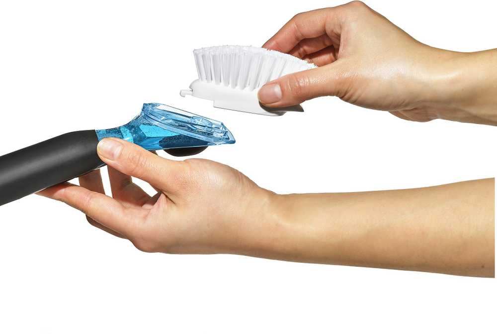 Oxo Good Grips indų šepetys su dozatoriumi