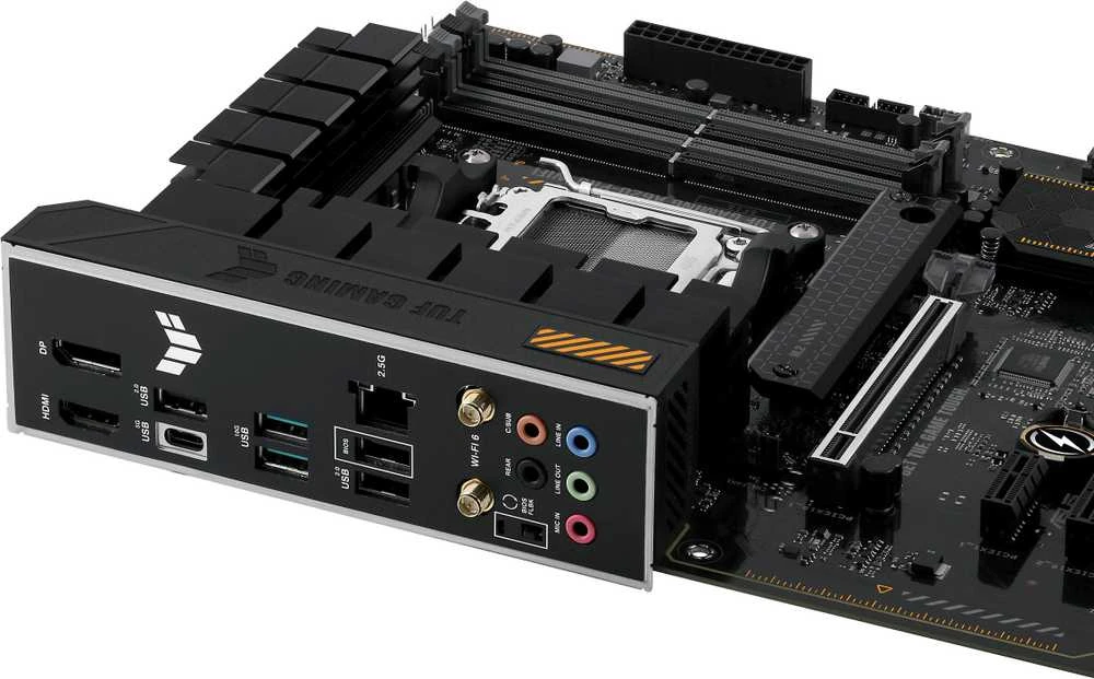 ASUS TUF Gaming A620-PRO WIFI, AMD A620 pagrindinė plokštė, AM5 lizdas, DDR5