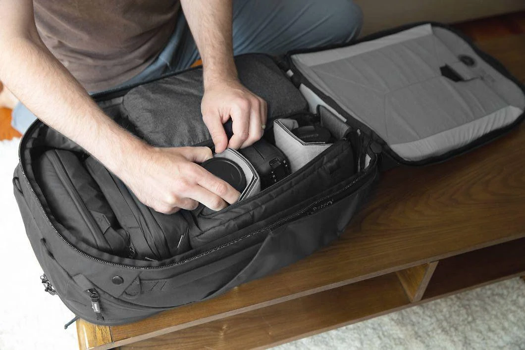 Peak Design Travel Backpack 45L -päiväreppu, musta