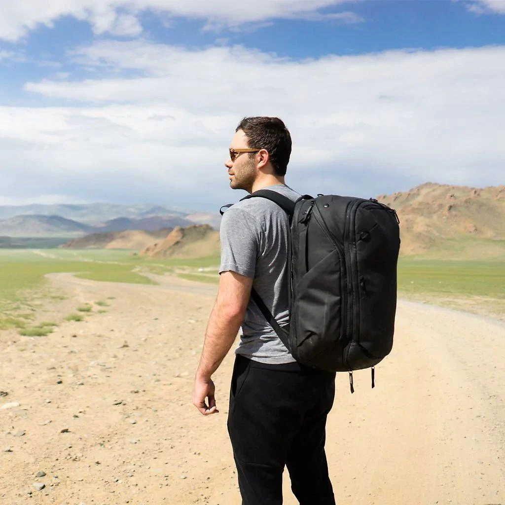 Peak Design Travel Backpack 45L -päiväreppu, musta