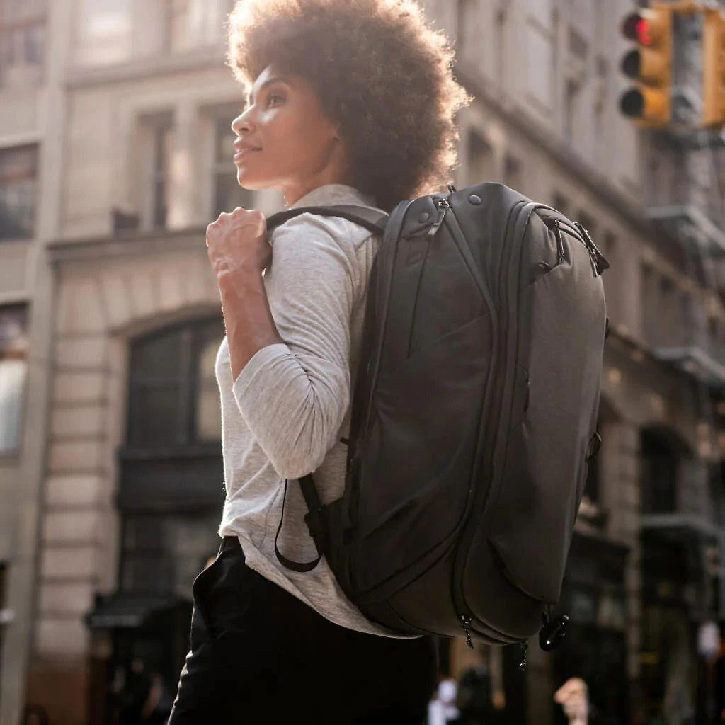 Peak Design Travel Backpack 45L -päiväreppu, musta