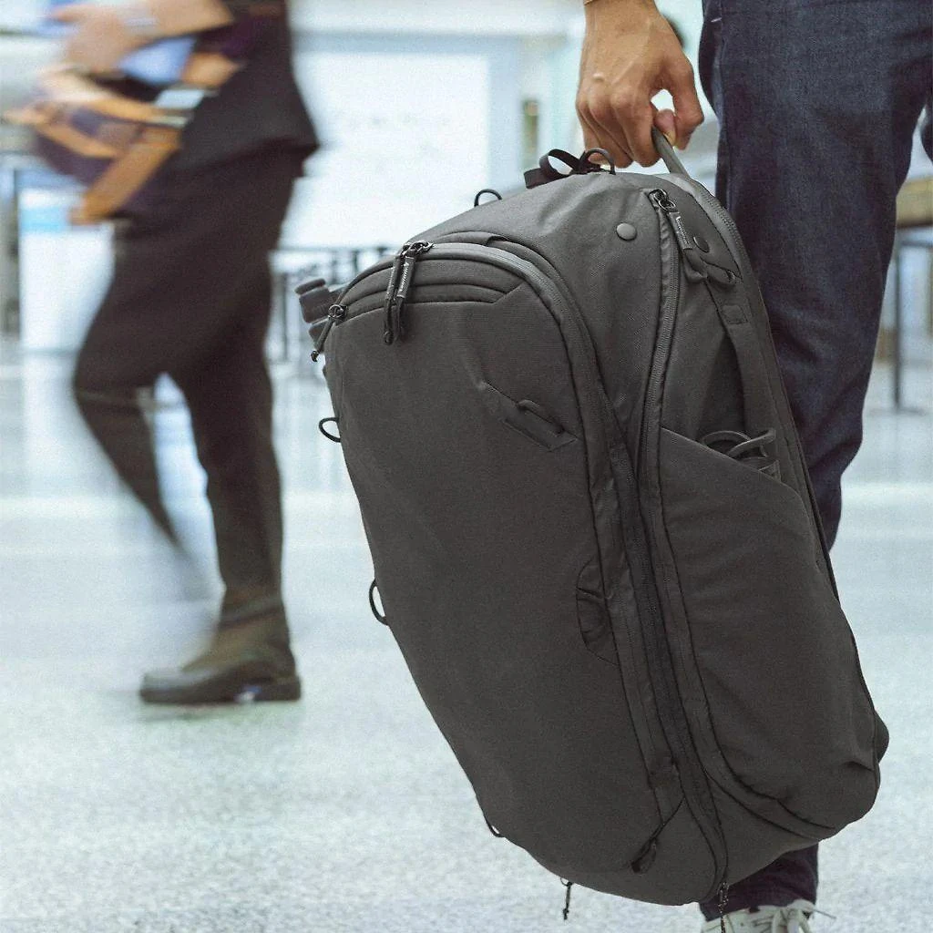 Peak Design Travel Backpack 45L -päiväreppu, musta