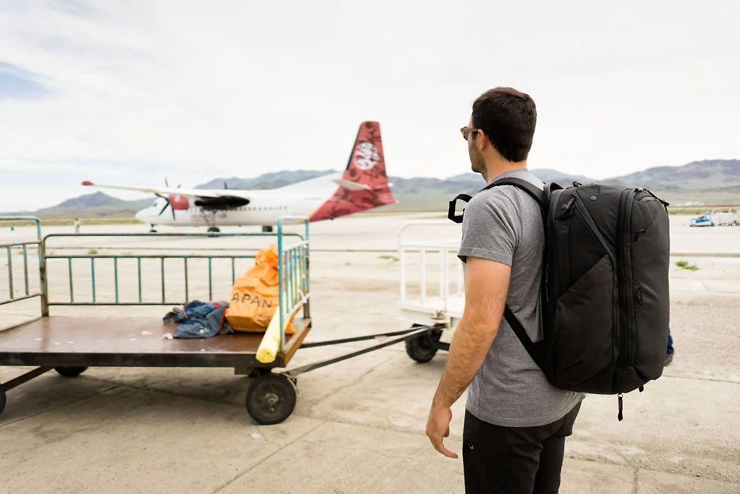 Peak Design Travel Backpack 45L -päiväreppu, musta