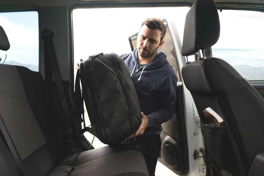Peak Design Travel Backpack 45L -päiväreppu, musta