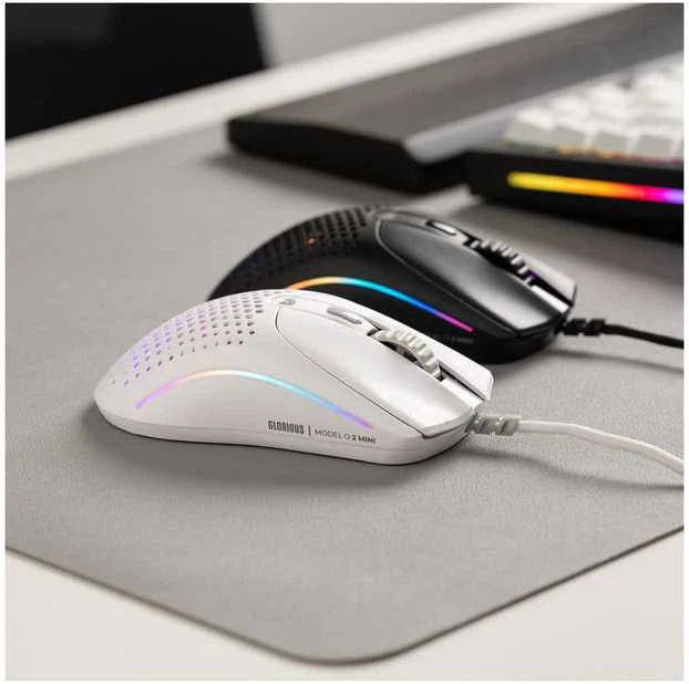Glorious Model O 2 Mini žaidimų pelė, RGB – juodos spalvos