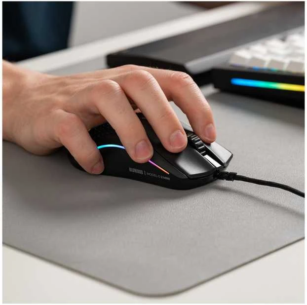 Glorious Model O 2 Mini žaidimų pelė, RGB – juodos spalvos
