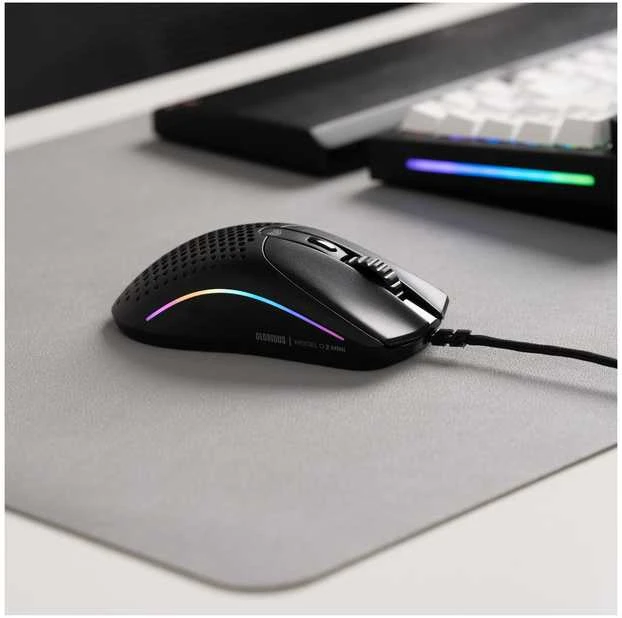 Glorious Model O 2 Mini žaidimų pelė, RGB – juodos spalvos