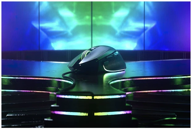 Pelė Kaytetyt Tuotteet Käytetty Razer Basilisk V3 35K pelihiiri, musta