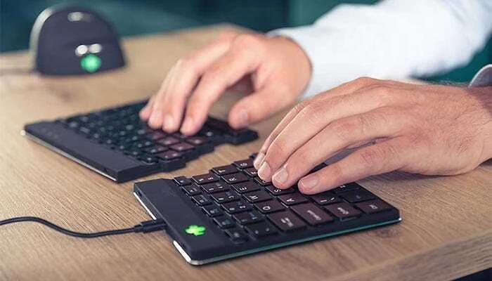 R-Go Tools Ergonomiška klaviatūra R-Go Split Break su stabdžių programine įranga, ergonomiška padalinta klaviatūra, QWERTY (NORDIC), Bluetooth, juodas, belaidis, Bluetooth, žirklinio mygtuko jungiklis, QWERTY, Juodas