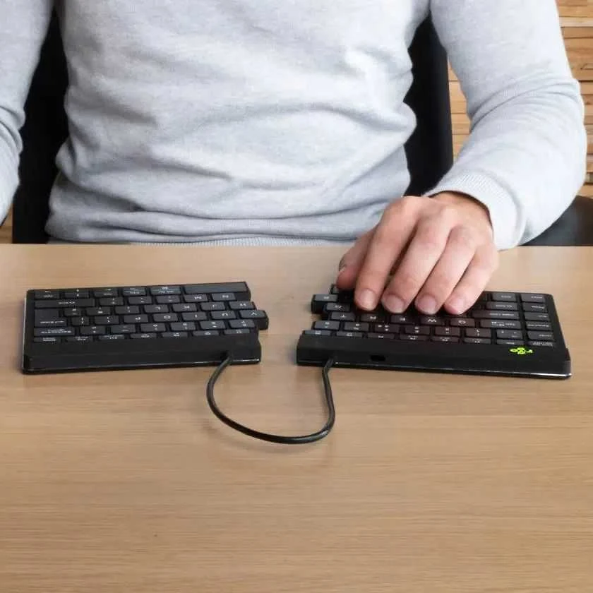 R-Go Tools Ergonomiška klaviatūra R-Go Split Break su stabdžių programine įranga, ergonomiška padalinta klaviatūra, QWERTY (NORDIC), Bluetooth, juodas, belaidis, Bluetooth, žirklinio mygtuko jungiklis, QWERTY, Juodas