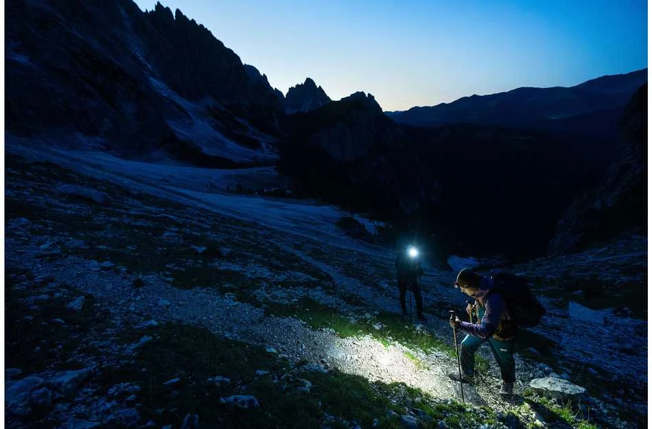 Petzl Actik Core E065AB00 juoda