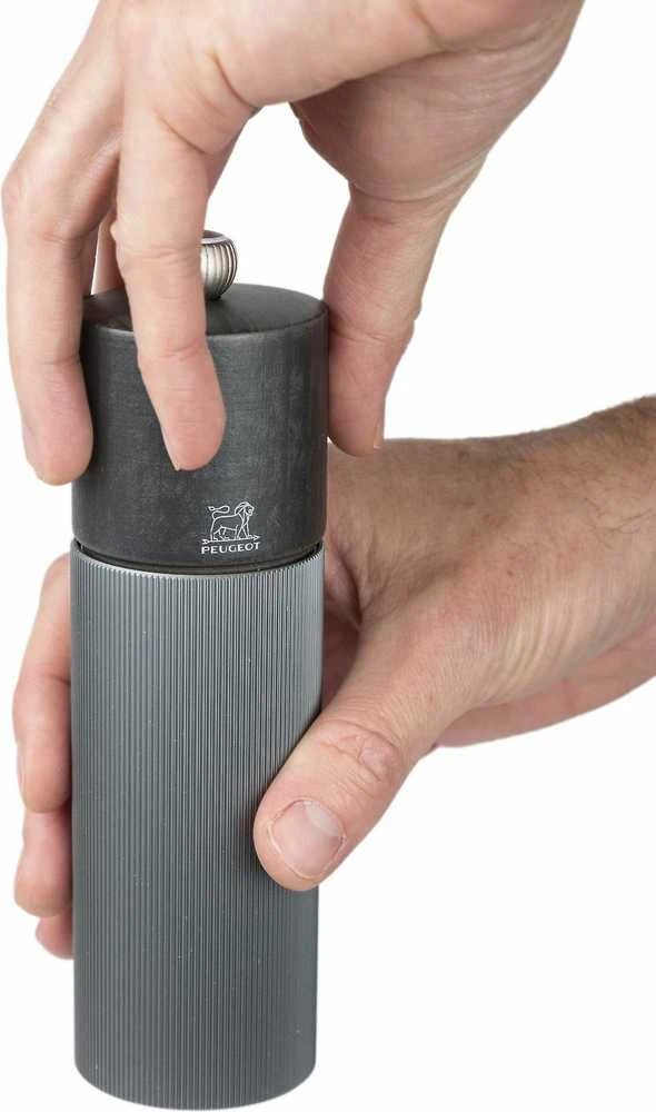 Peugeot Pepper grinder, 18 cm, Dark Carbone Line